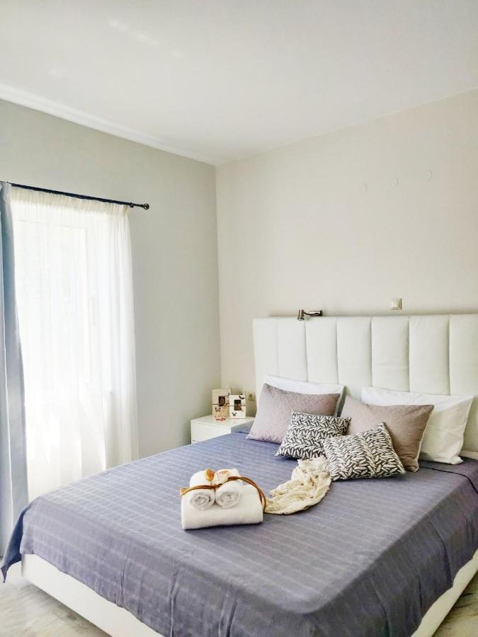 Emorfia'S Apartments พลาตาเนส ภายนอก รูปภาพ