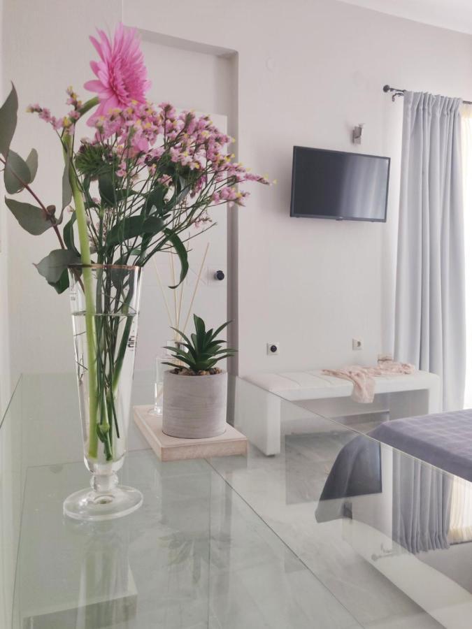 Emorfia'S Apartments พลาตาเนส ภายนอก รูปภาพ